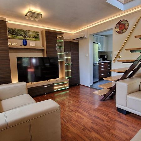 Pilis Hills View Deluxe House With Pool & Ac Near Bp Villa Pilisszentivan ภายนอก รูปภาพ