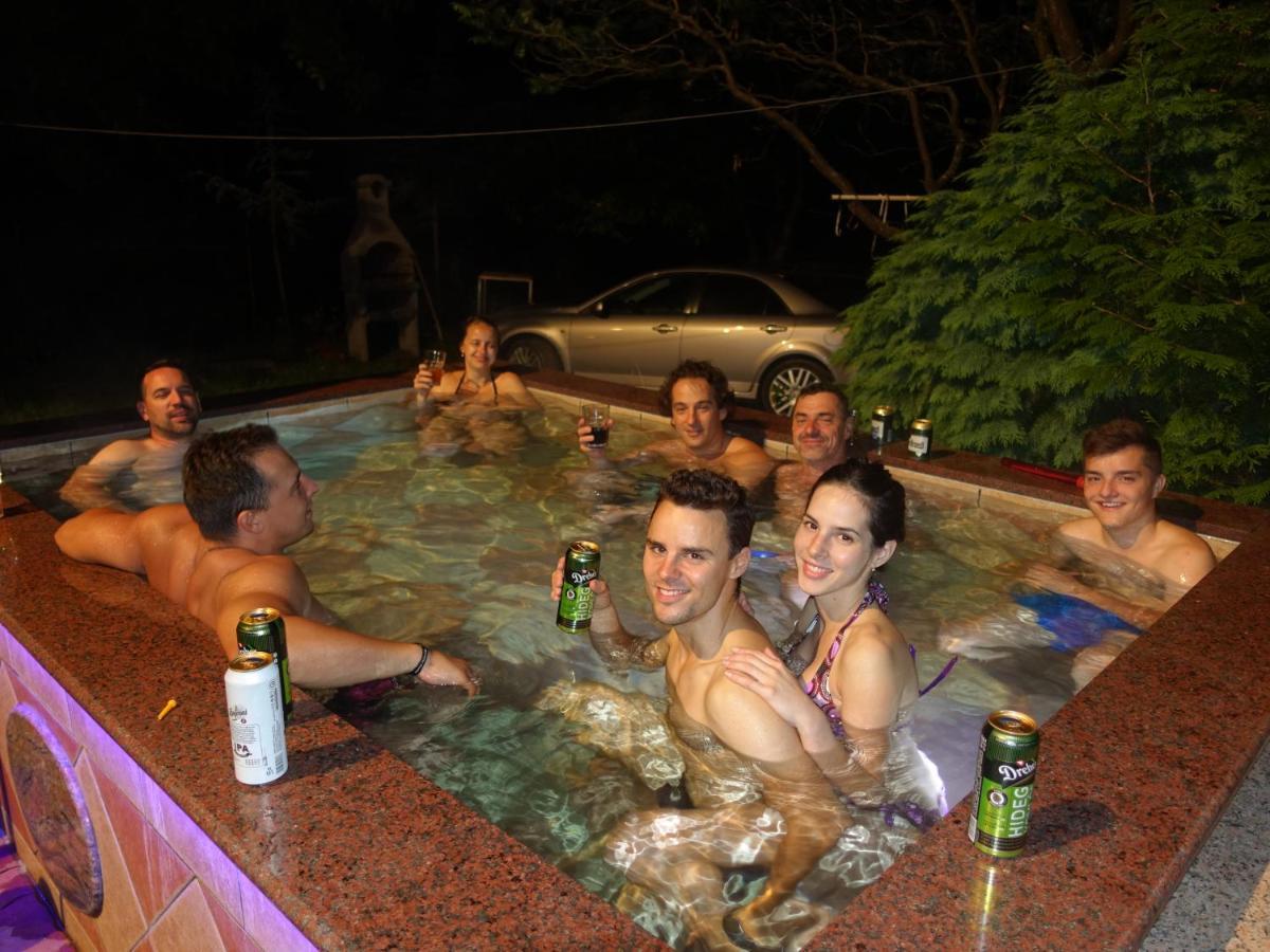 Pilis Hills View Deluxe House With Pool & Ac Near Bp Villa Pilisszentivan ภายนอก รูปภาพ