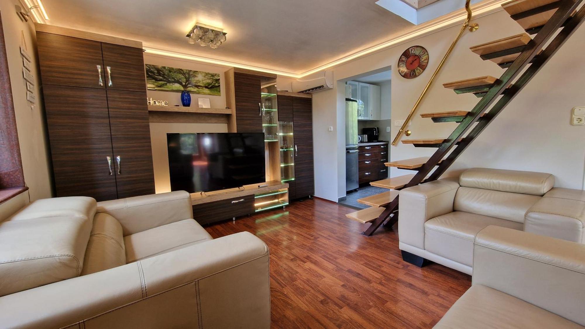 Pilis Hills View Deluxe House With Pool & Ac Near Bp Villa Pilisszentivan ภายนอก รูปภาพ